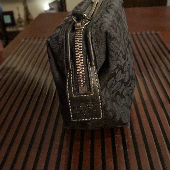 Authentic Signature Black Coach Canvas Makeup Bag. - Picture 3 of 3